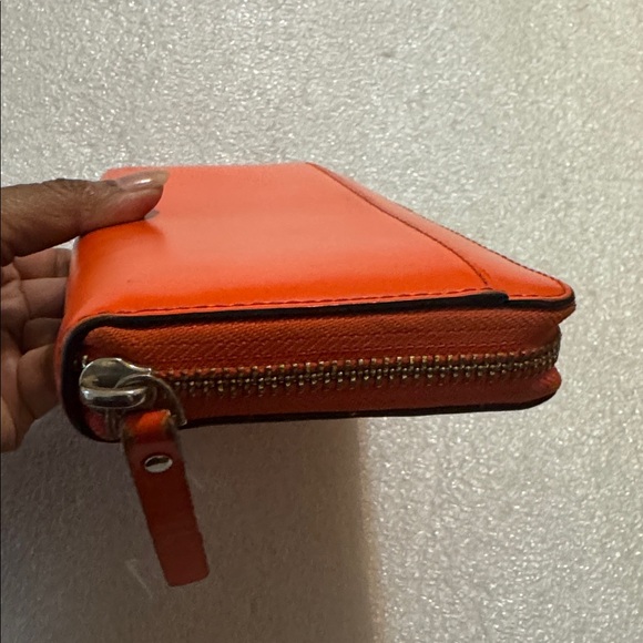 Kate Spade Orange Wallet - Picture 5 of 16